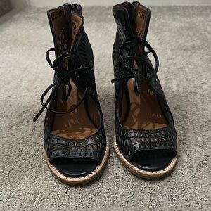Black Leather Lace-Up Women's Shoes